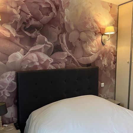 Le Cheval Blanc Hotel Jargeau Bagian luar foto