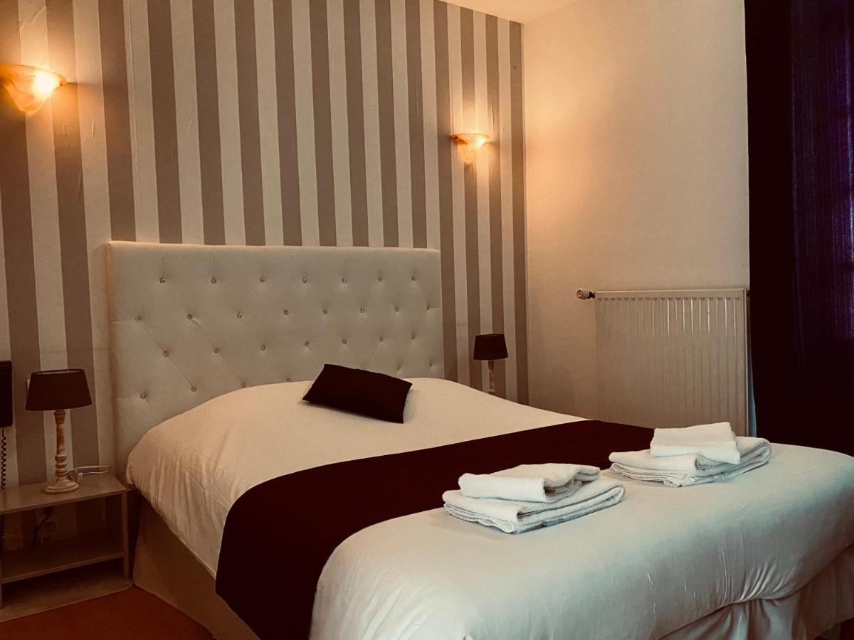 Le Cheval Blanc Hotel Jargeau Bagian luar foto