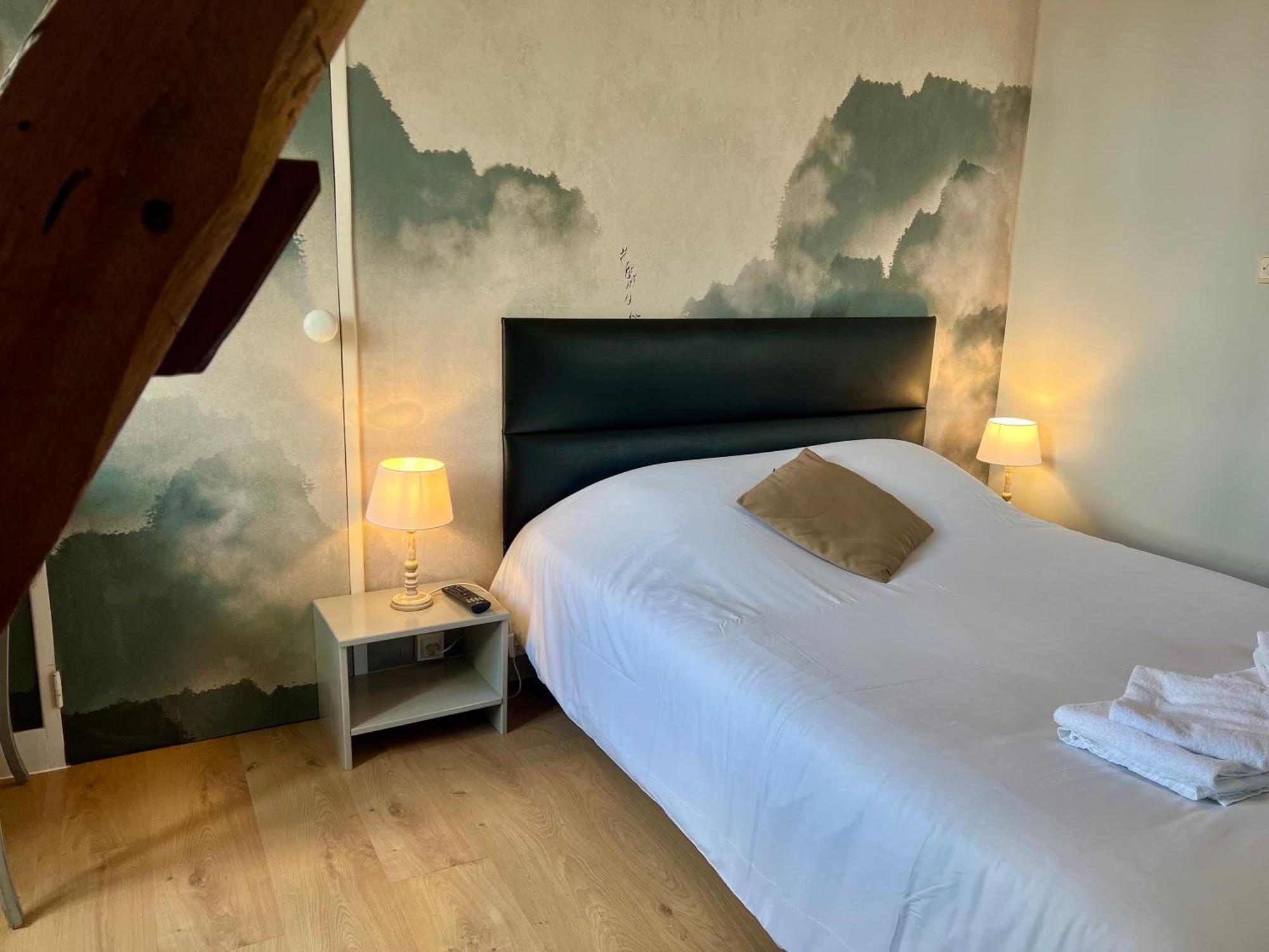 Le Cheval Blanc Hotel Jargeau Bagian luar foto