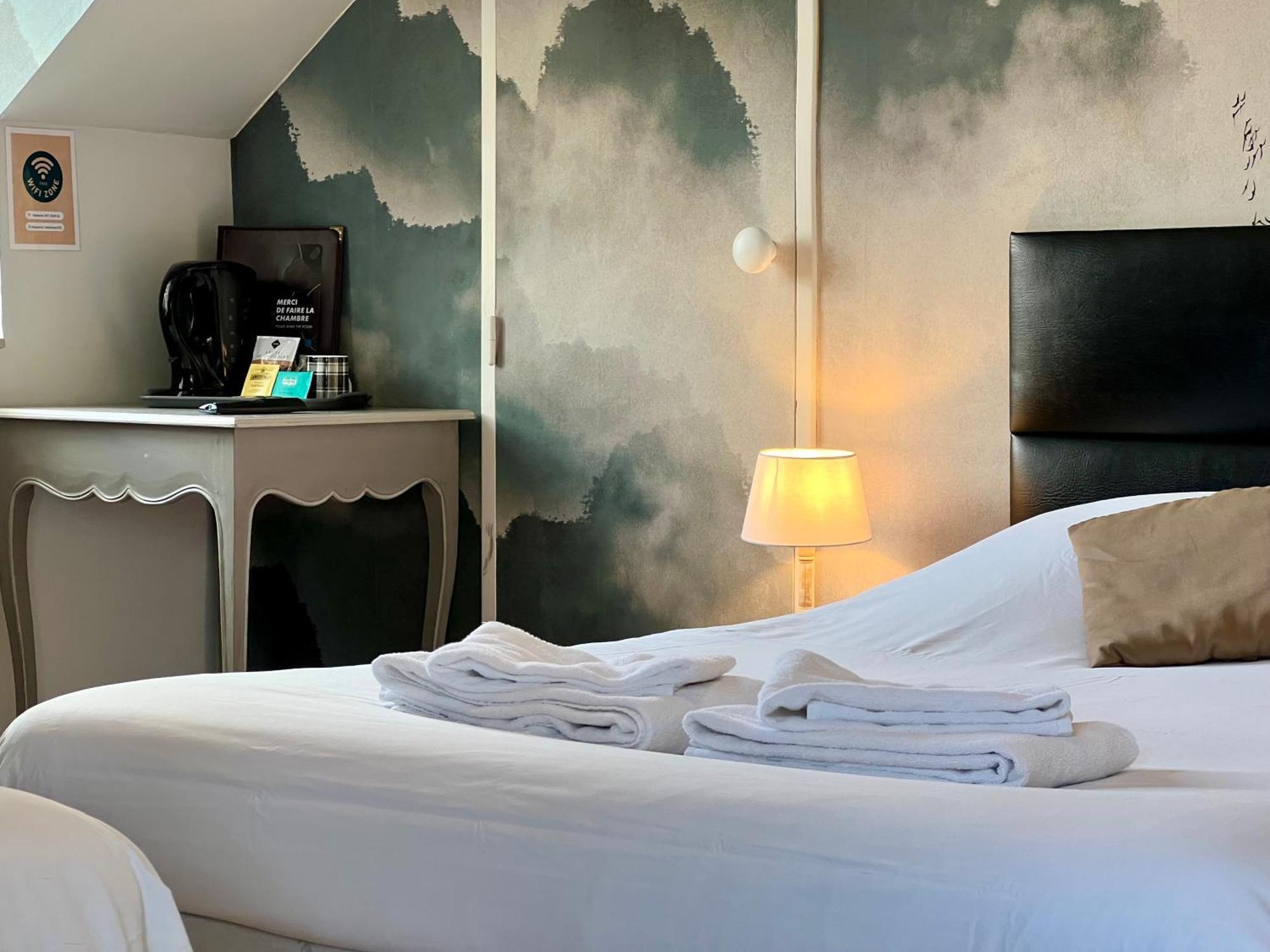 Le Cheval Blanc Hotel Jargeau Bagian luar foto