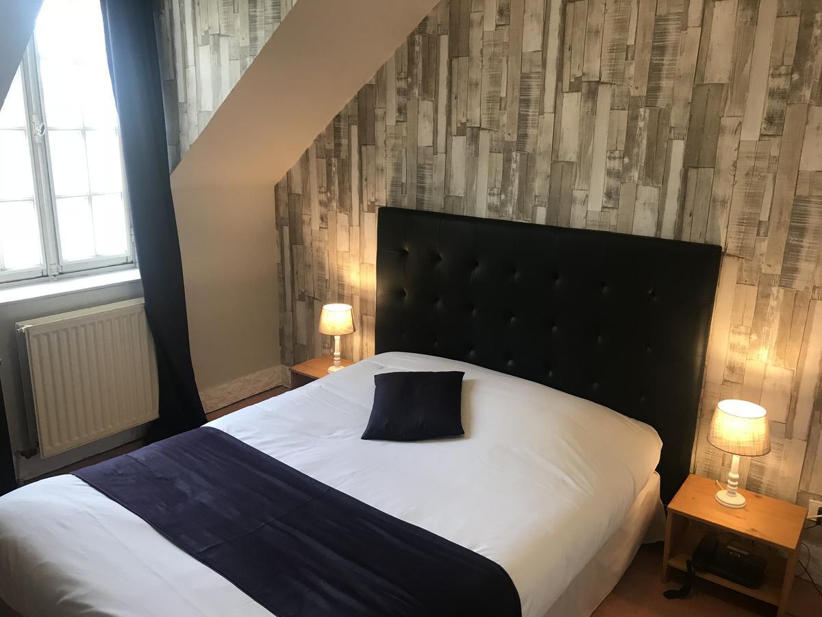 Le Cheval Blanc Hotel Jargeau Bagian luar foto